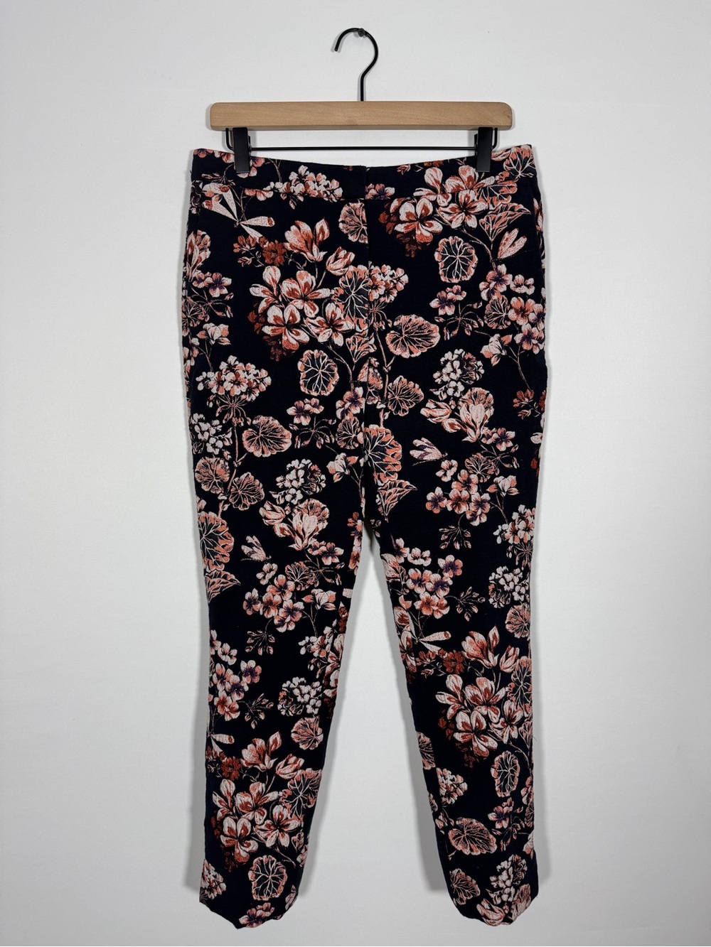 WP115 {Ann Taylor} Black Floral Tapestry Print High Rise Straight Leg Pants